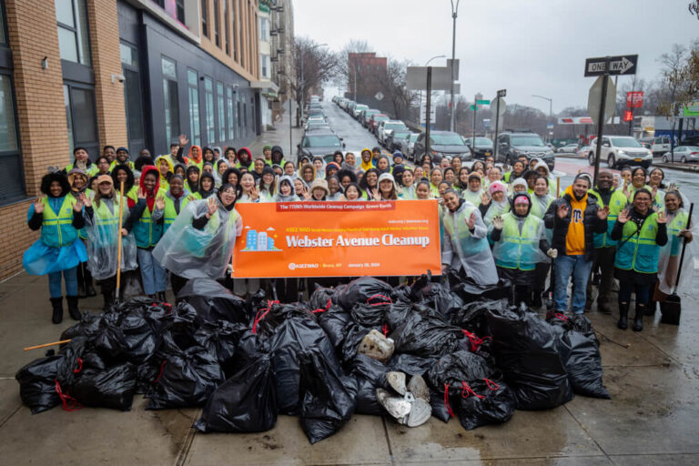 ASEZ WAO Volunteers Carry Out Green Earth Campaign on Webster Avenue