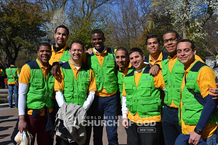 World Mission Society Church of God, Church of God, WMSCOG, green vest, yellow shirts, volunteers, volunteerism, brooklyn botanic garden, News12 Brooklyn, cherry blossom, cherry blossom festival, Sukura Matsuri