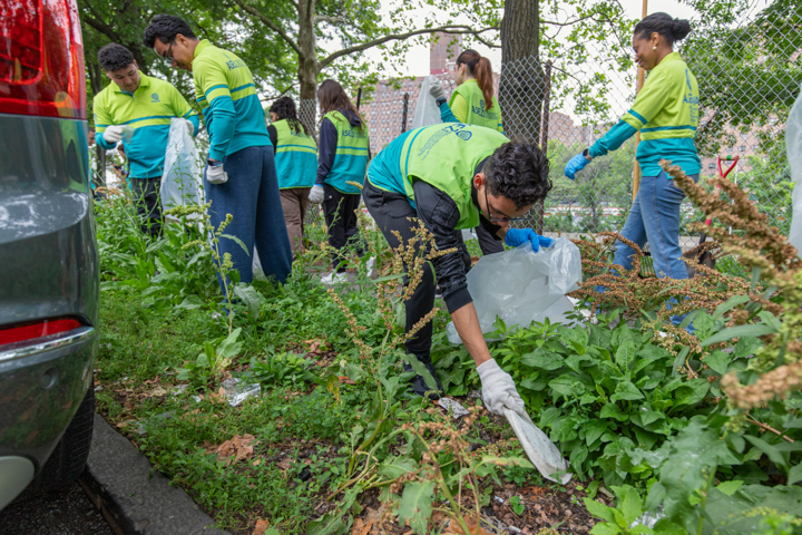 ASEZ WAO Bailey Avenue Cleanup in the Bronx 5