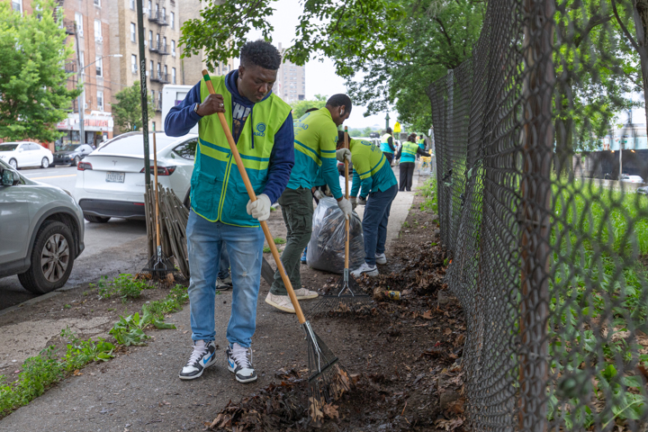 ASEZ WAO Bailey Avenue Cleanup in the Bronx 6
